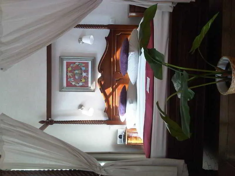 Hotel Amista Marseille - Ancien Hotel Saint Louis - Vieux Port