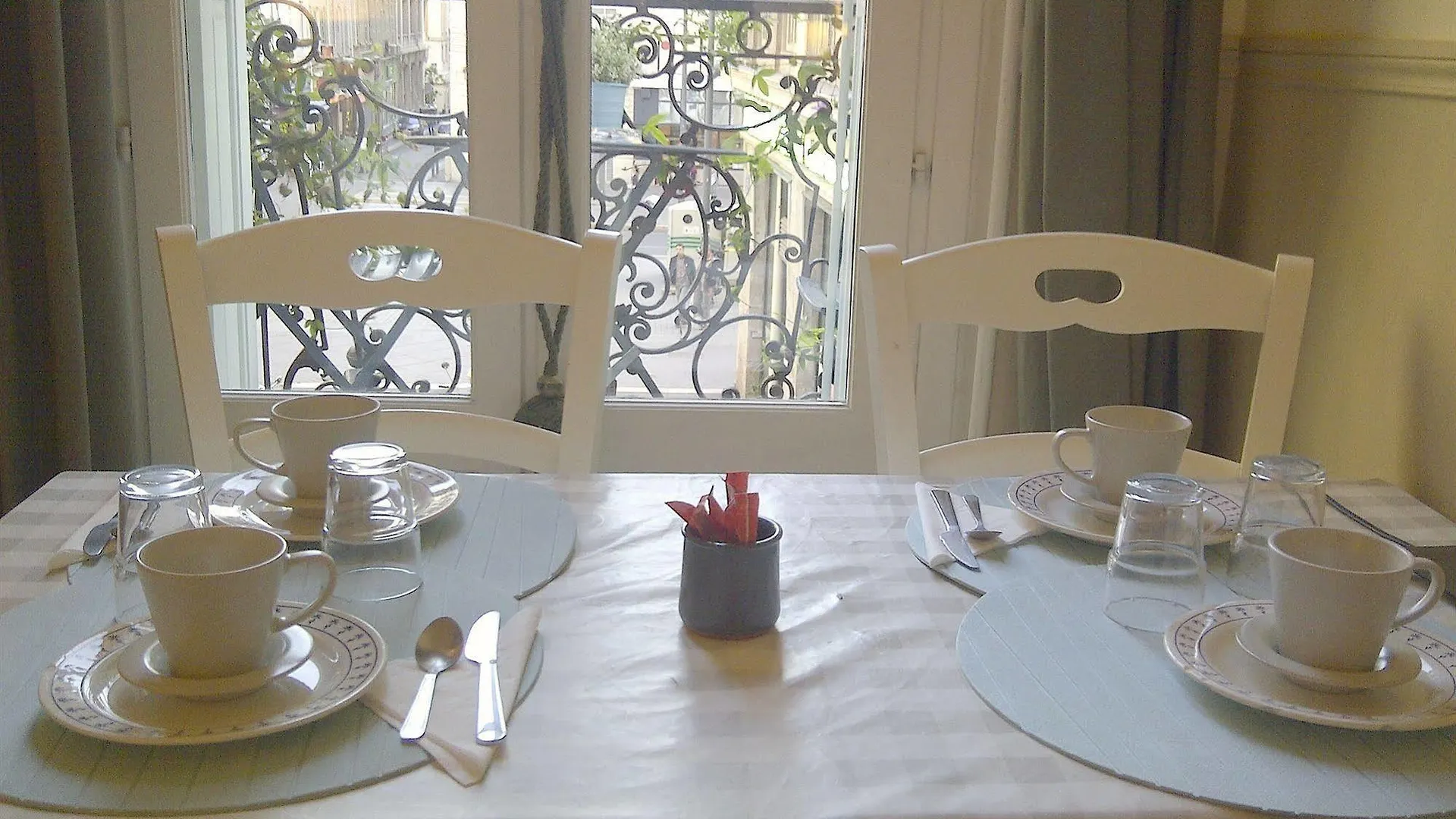 ***  Hotel Amista Marseille - Ancien Hotel Saint Louis - Vieux Port Francia