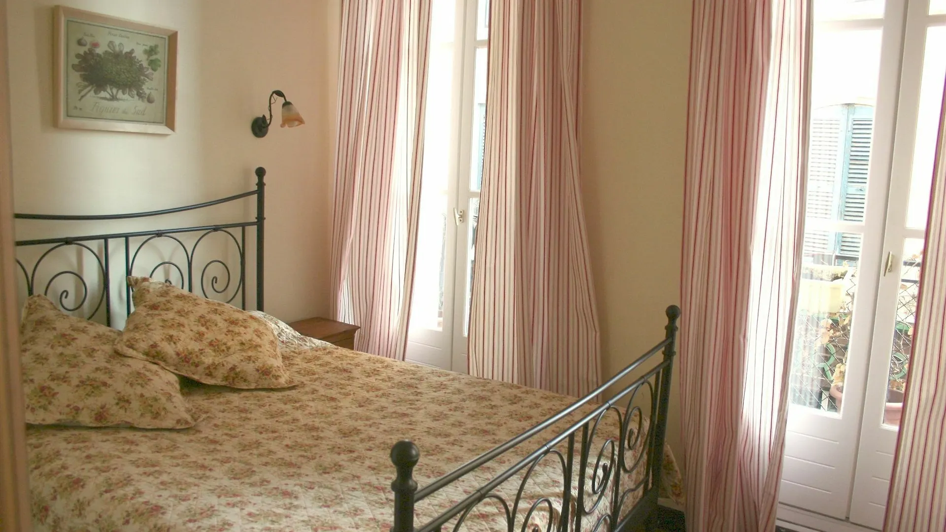Hotel Amista Marseille - Ancien Hotel Saint Louis - Vieux Port