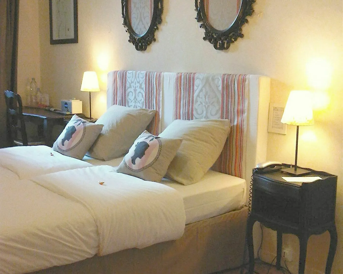 ***  Hotel Amista Marseille - Ancien Hotel Saint Louis - Vieux Port Francia