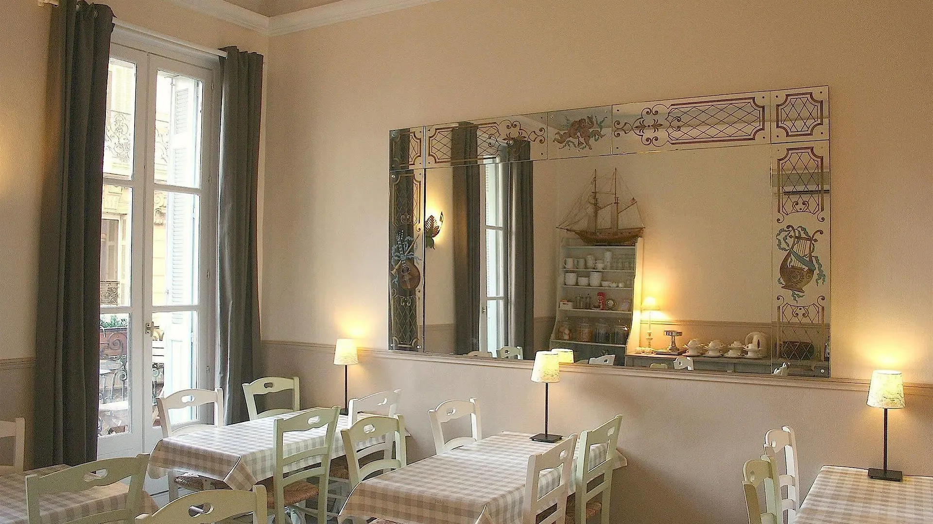 Hotel Amista Marseille - Ancien Hotel Saint Louis - Vieux Port Franciaország