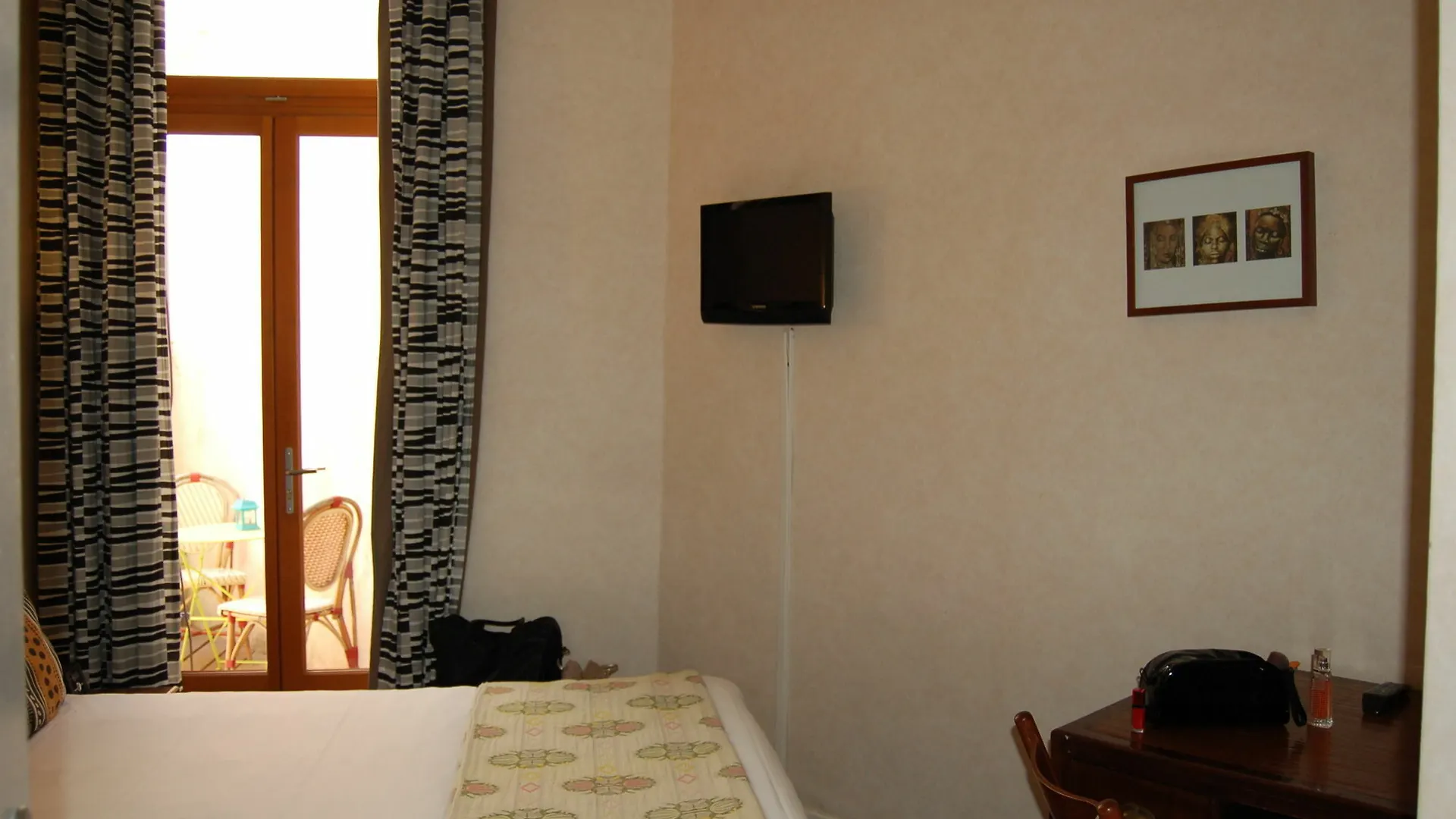 Hotel Amista Marseille - Ancien Hotel Saint Louis - Vieux Port 3*,